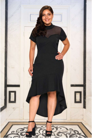 Коктейлна черна рокля със сърцевидно деколте 